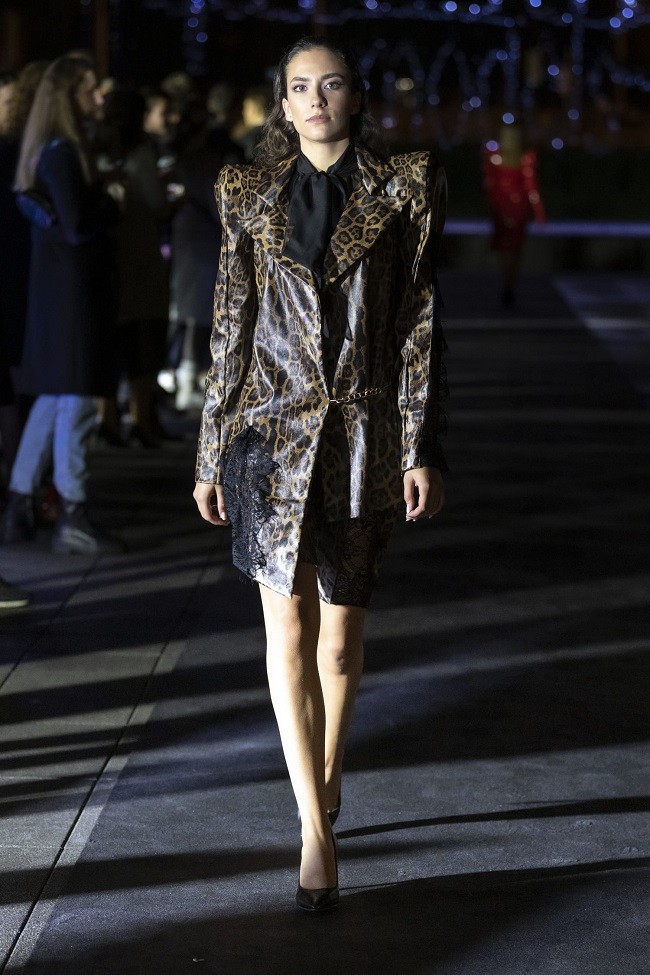 Leopard jacket with massive shoulders "Desiree" RUNWAY